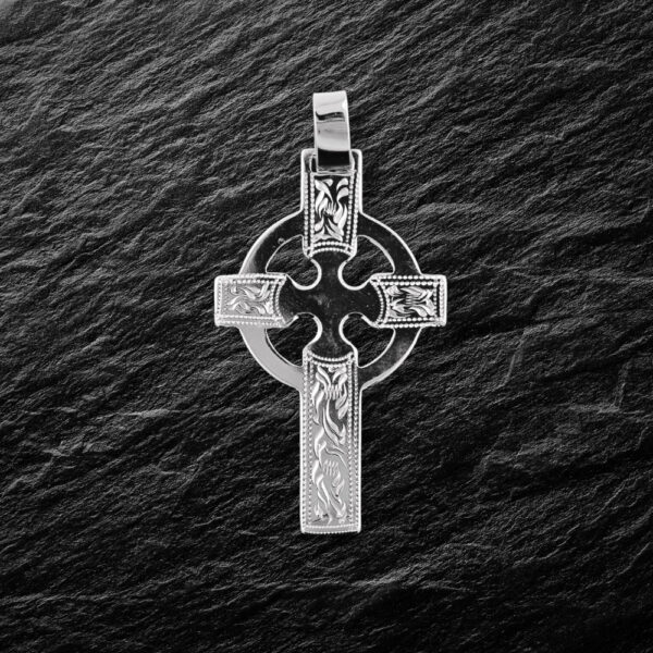 stříbrný přívěsek keltský kříž