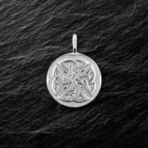 stříbrný přívěsek keltská mince uzel