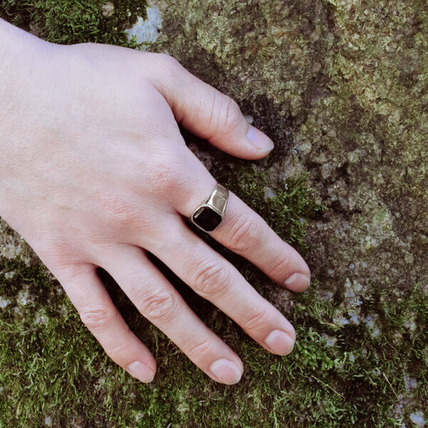stříbrný pánský prsten s černým onyxem
