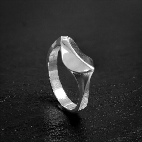 stříbrný pánský prsten vlna